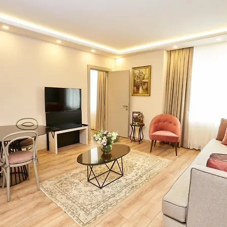 Seasons Apartament *