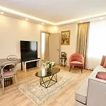 Seasons Otel *