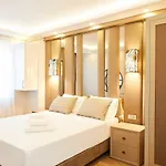 Seasons Otel *